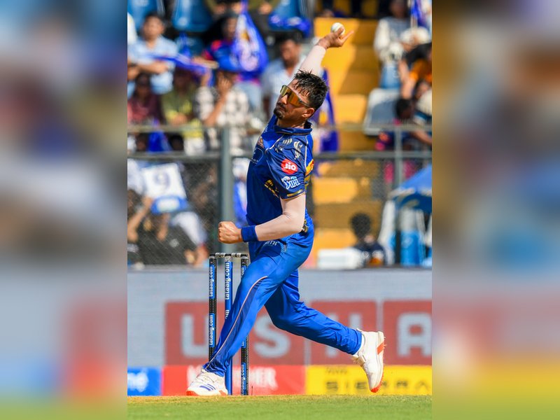 बीसीसीआई ने आईपीएल में 'खिलाड़ी और मैच अधिकारी क्षेत्र' के अंदर स्मार्ट ग्लास पर लगाया बैन, उल्लंघन करने पर लगेगा जुर्माना  