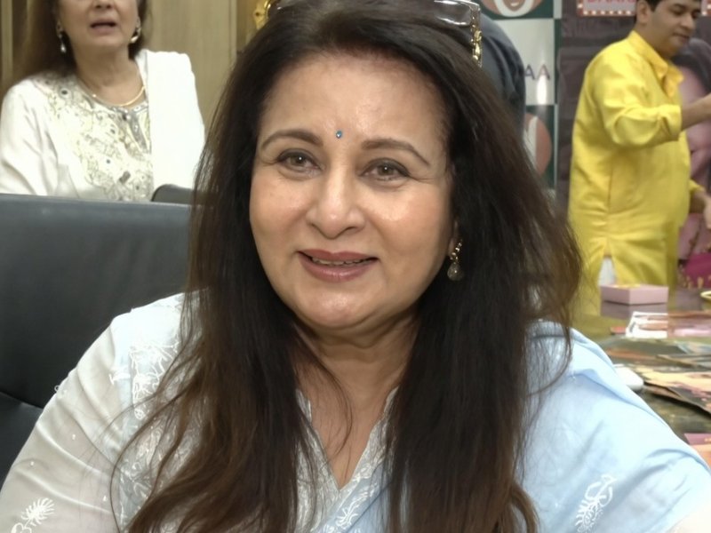 हेमा मालिनी की खूबसूरती से नजरें नहीं हटा पाई थीं पूनम ढिल्लों, धर्मेंद्र को लेकर भी सुनाया मजेदार किस्सा