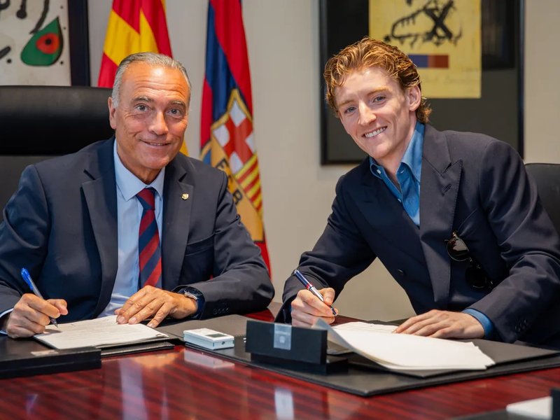 FC Barcelona signs England winger Anthony Gordon (Credit: FC Barcelona)