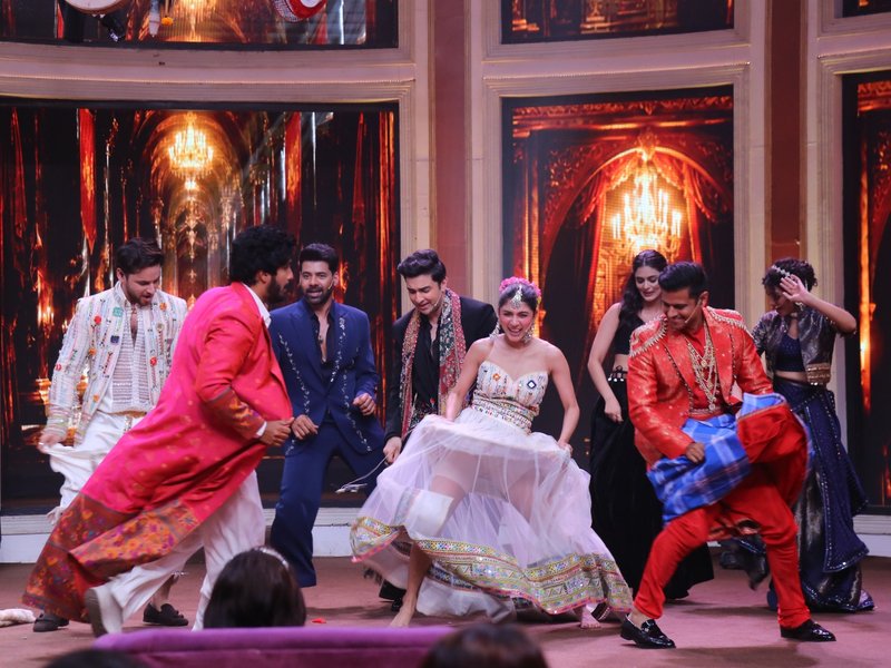Neil Bhatt talks about performing on ‘Mere Mehboob Mere Sanam’, ‘Bijuriya’ with Shambhavi Singh