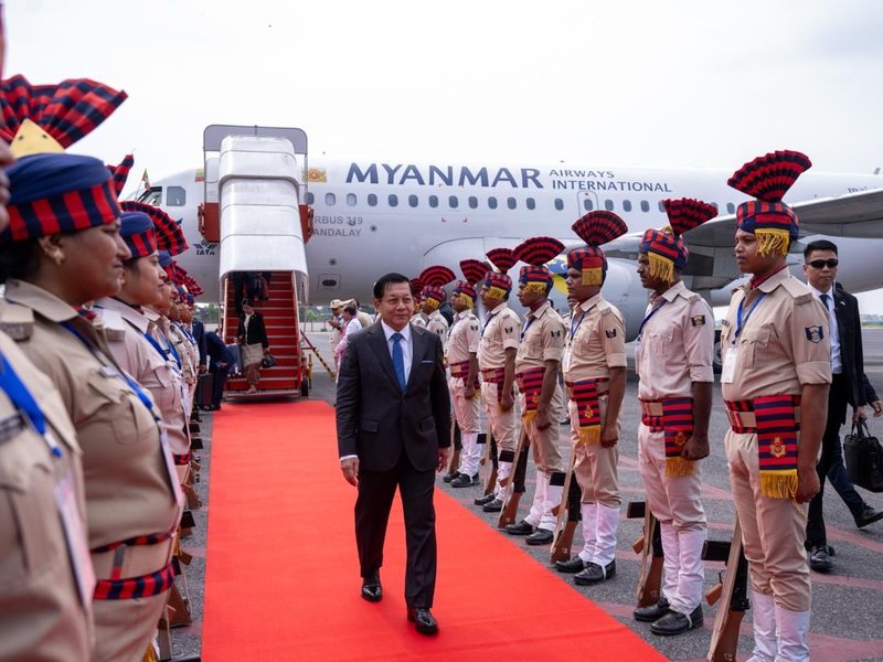 Myanmar President arrives in India for 5-day visit, offers prayers at Mahabodhi Temple in Gaya 