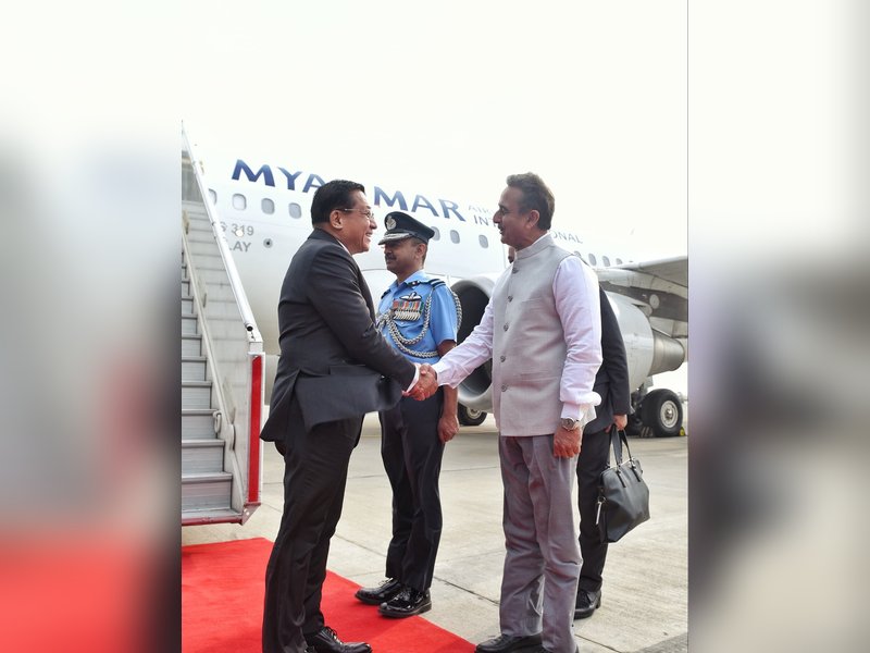 Myanmar President arrives in New Delhi after offering prayers in Gaya
