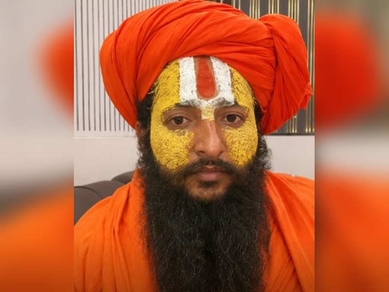 हलाल सर्टिफिकेशन पर बढ़ा विवाद, संतों और हिंदू संगठनों ने गोकुल डेयरी के खिलाफ उठाई आवाज