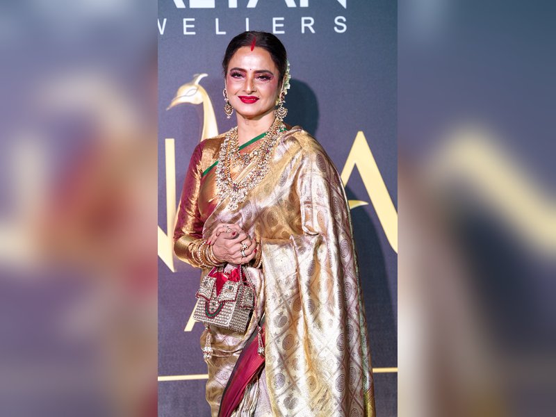 When Rekha recalled how she won over a crazy fan