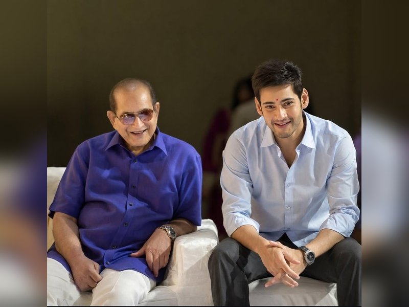Mahesh Babu & Namrata Shirodkar remember ‘forever hero’  Krishna on birth anniversary 'with love'