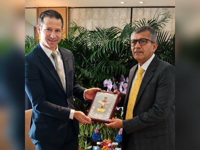 Defence Secretary discusses strengthening ties with Defence Ministers of Singapore, New Zealand
