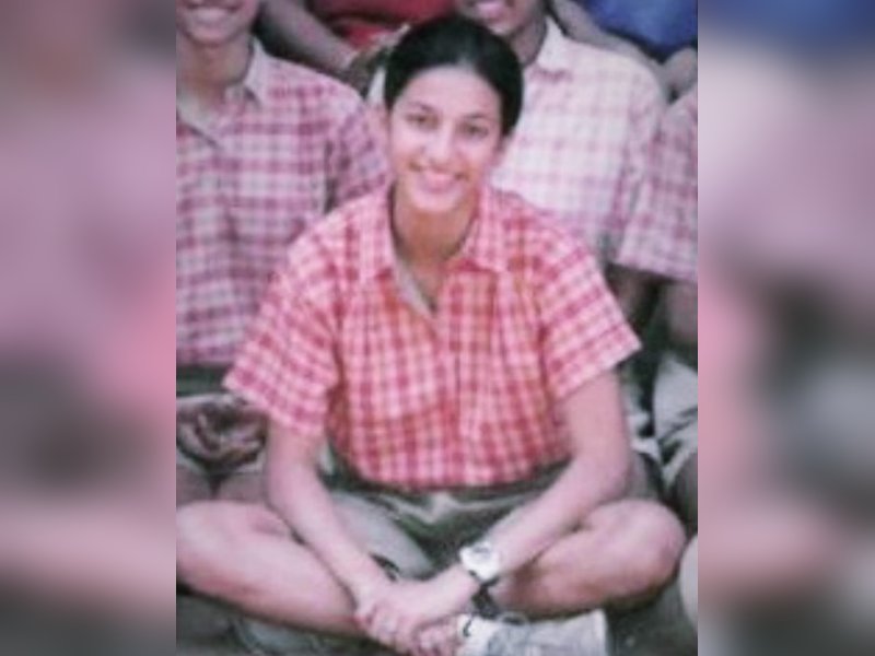 Shruti Haasan flaunts her 'weapon of weirdo superpowers' in this throwback pic from her schooldays