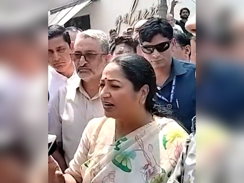 Delhi building collapse: CM Gupta visits site, assures strict action against 'unauthorised' structures