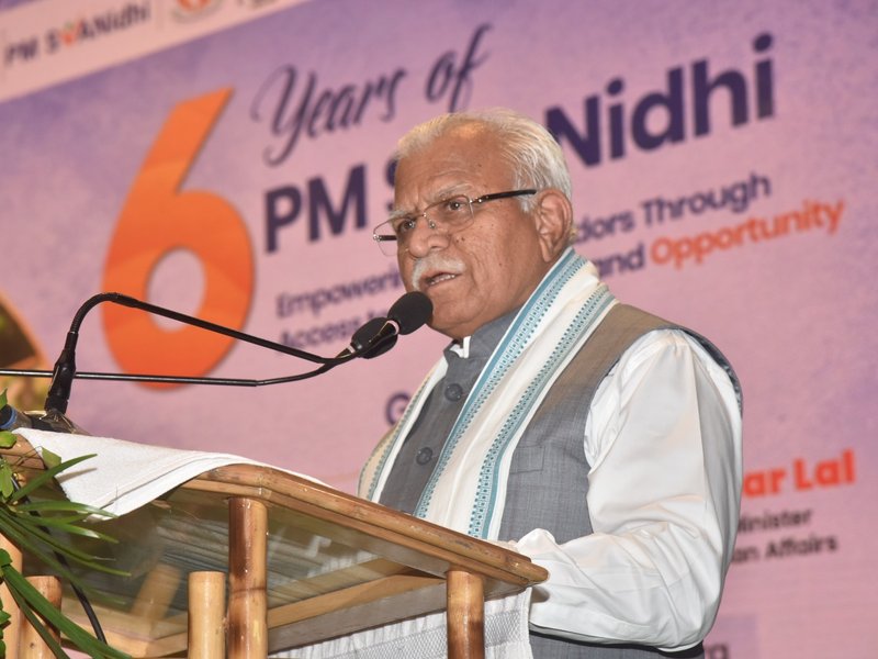 पीएम स्वनिधि योजना से स्ट्रीट वेंडर्स को सम्मान और सुरक्षा के साथ सशक्त बनने में मिली मदद : मनोहर लाल 