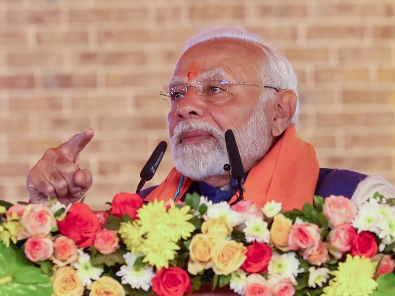 जिसमें निपुणता, दूसरों को सिखाने की क्षमता हो, उसे ही श्रेष्ठ शिक्षकों की श्रेणी में स्थान दिया जाना चाहिए: पीएम मोदी 