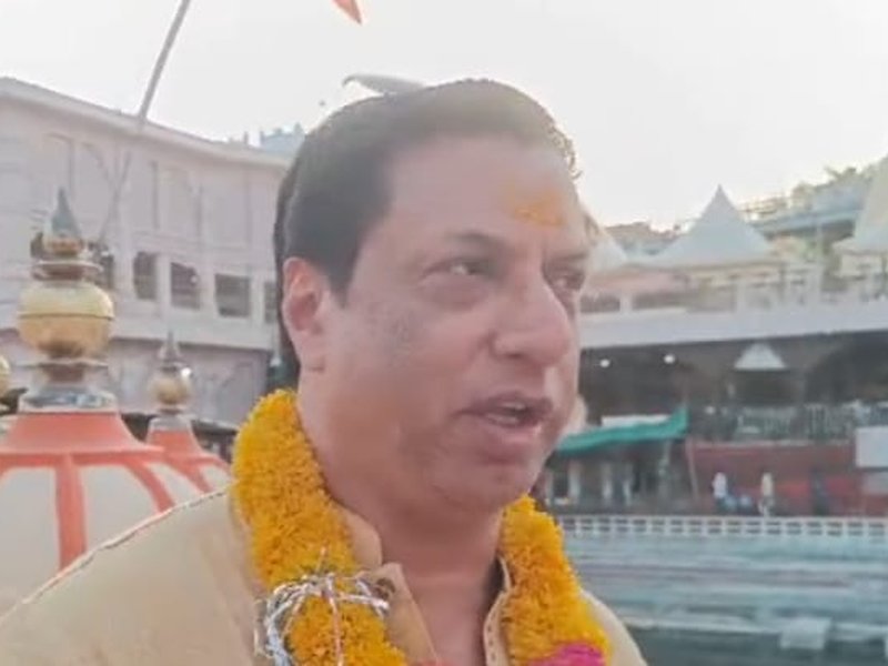 Madhur Bhandarkar offers prayers at Mahakaleshwar Temple: Have strong connection with Mahakaal