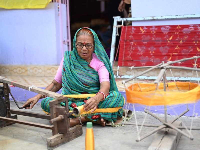 लोकल से ग्लोबल की सशक्त उड़ान, गुजरात सरकार की हस्तकला सेतु योजना कारिगरों के लिए वरदान