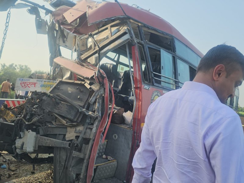 PM Modi announces ex-gratia relief for Surat bus crash victims (Photo: IANS)