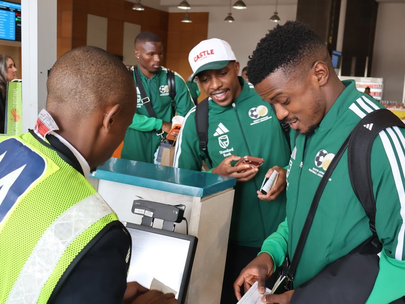 President Cyril Ramaphosa urges South Africans to unite behind the national team as it sets off for its base in Mexico. Photo credit: @Bafana Bafana/X