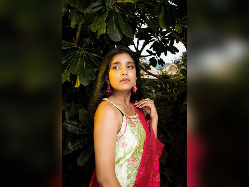 Sumbul Touqeer explains why she keeps her personal life away from social media  