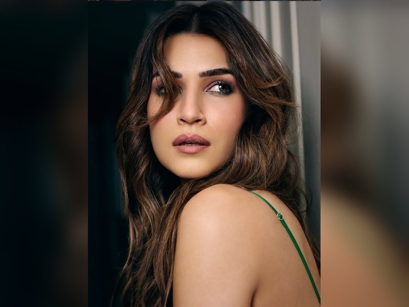 Kriti Sanon seeks blessings at Tirumala Temple with her family ahead of ‘Cocktail 2’ release
