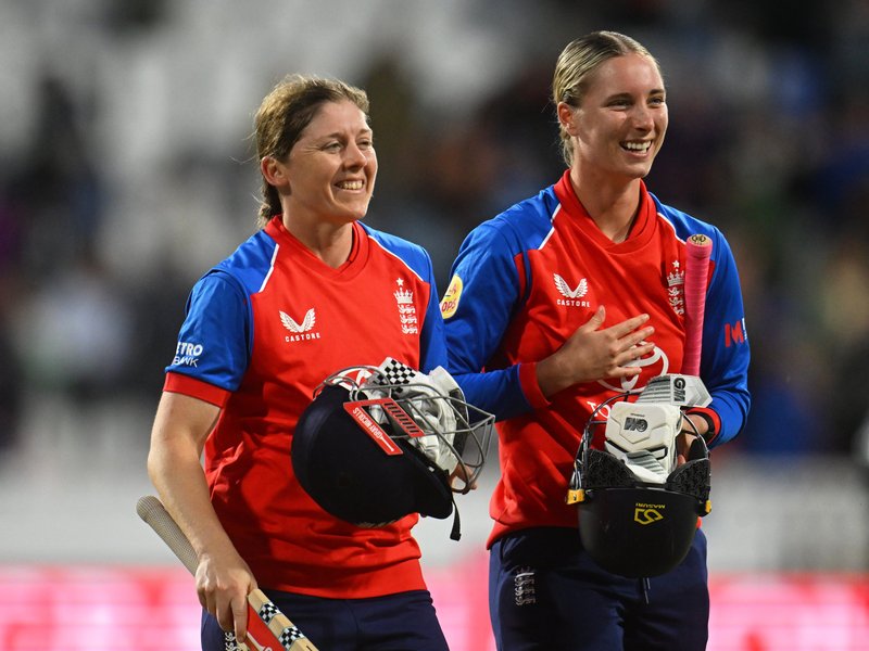 'We didn’t doubt for a second':  Dean hails Capsey-Knight century partnership in T20I series-clinching win