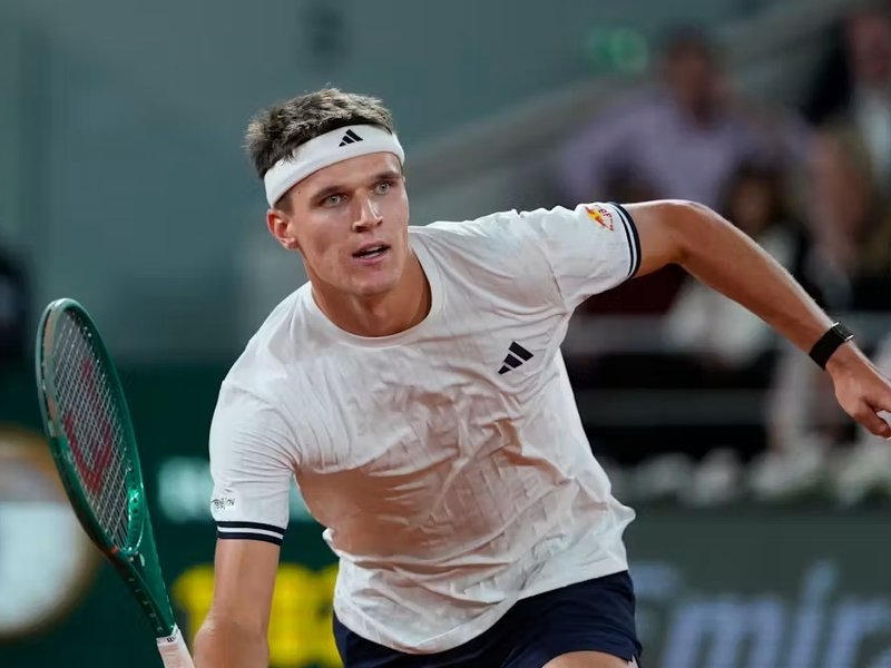 'It was tough to stay focused until the end': Mensik saves 7 match points for first major SF at Roland Garros