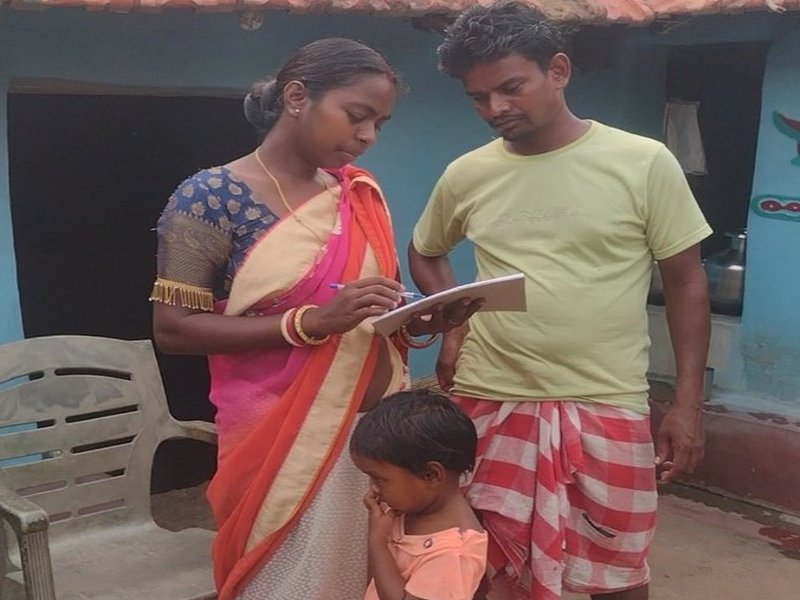 J'khand woman becomes 'Atmanirbhar' through poultry farming under Centre's NRLM