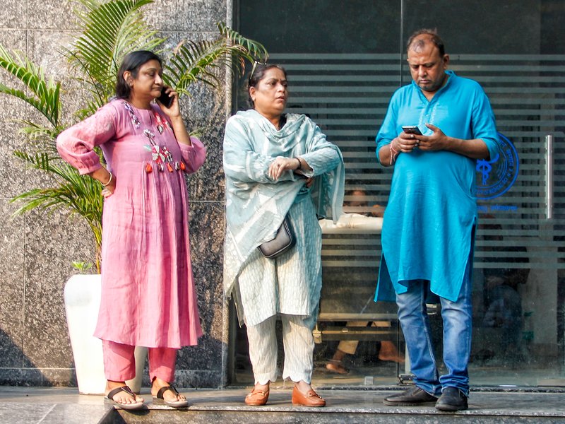 मालवीय नगर अग्निकांड : एम्स में भर्ती हुए 13 लोग, तीन शवों को भी लाया गया, बचाव अभियान में कई पुलिसकर्मी हुए घायल