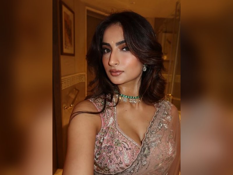 Ibrahim Ali Khan, Palak Tiwari step out for movie date, actress hides from cameras
