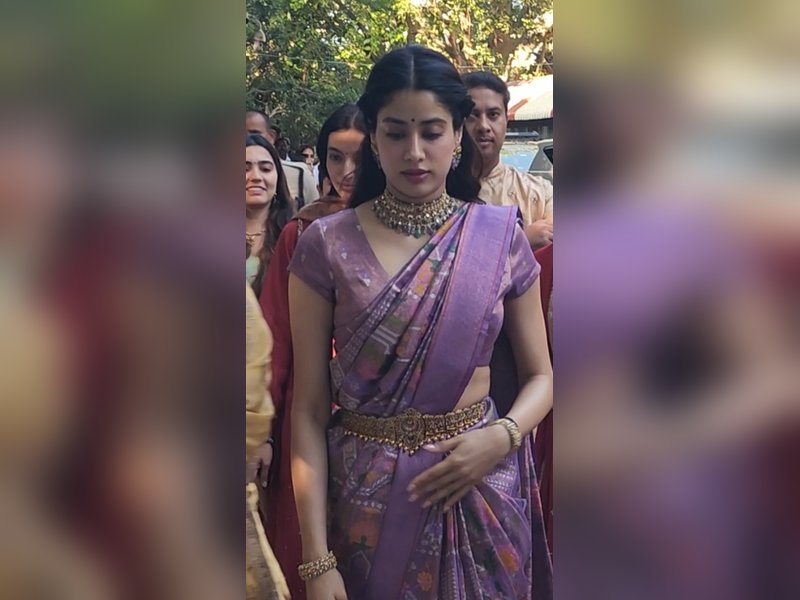 Janhvi Kapoor seeks divine blessings at Srivari Temple ahead of ‘Peddi’ release 