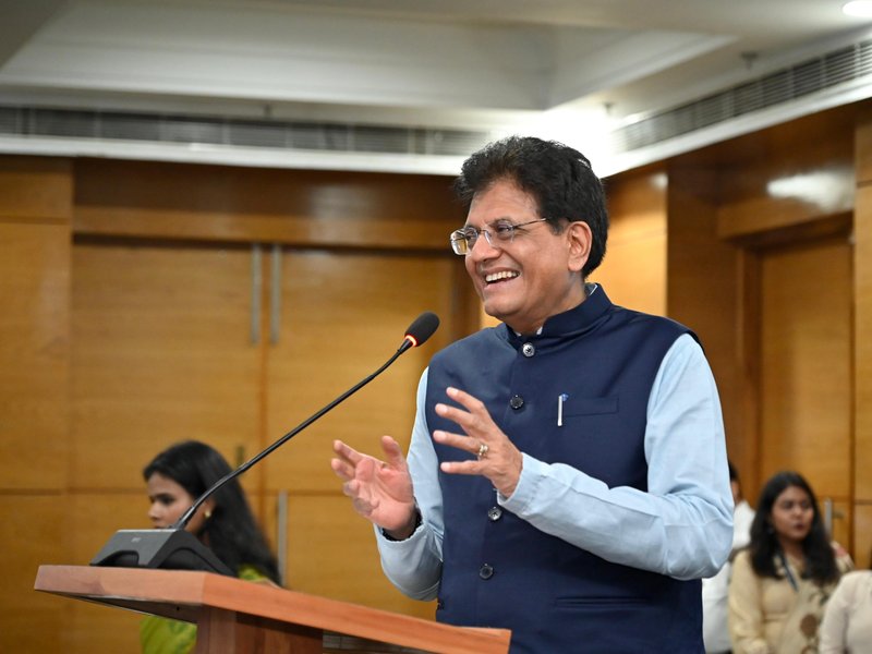 भारत की विकास रफ्तार तेज, यात्री वाहन बिक्री में जोरदार उछाल: पीयूष गोयल
