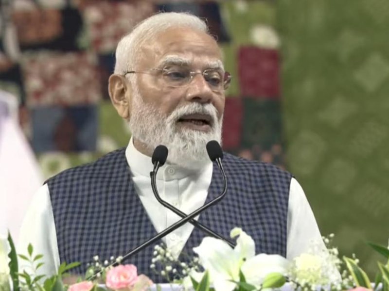 PM Modi positions Gujarat at centre of India's green energy push