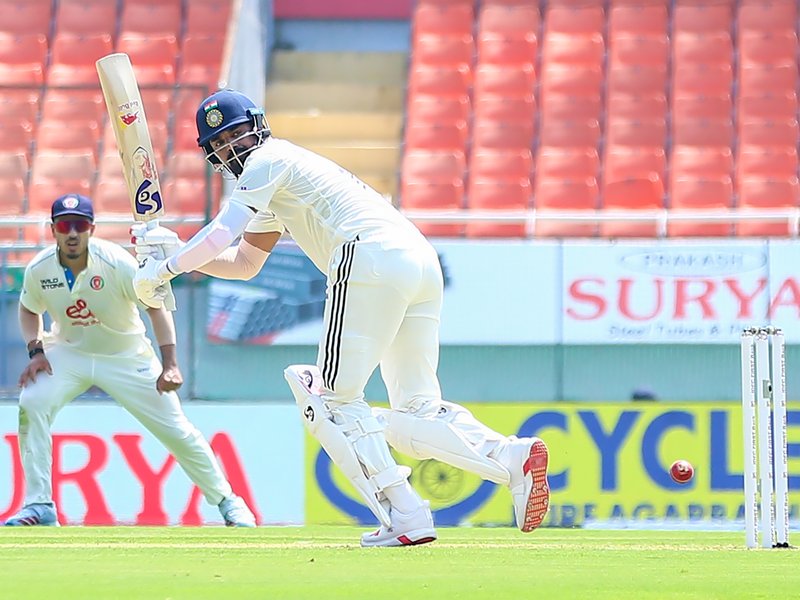 One-off Test: KL Rahul stands tall as India reach 209/2 at tea 