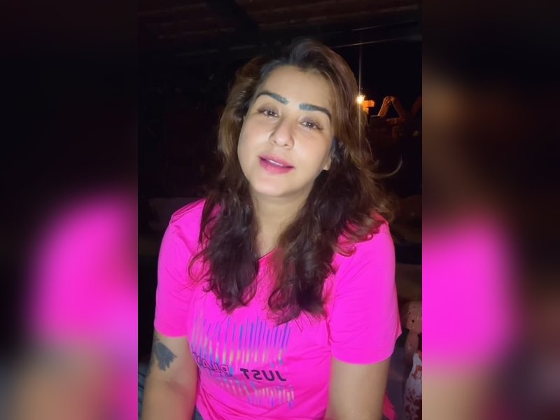 शिल्पा शिंदे झूठा यौन उत्पीड़न मामले में सिने वर्कर्स एसोसिएशन ने सीएम फडणवीस से की सख्त कार्रवाई की मांग 