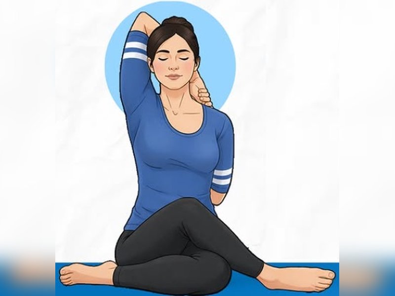 गोमुखासन से दूर करें गर्दन-पीठ का दर्द, सुधारें पोस्चर
