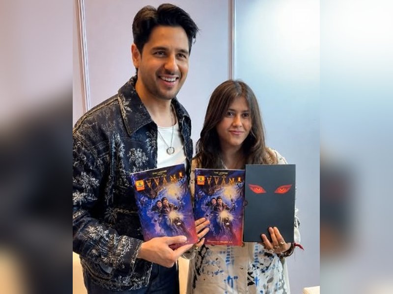 Sidharth Malhotra sends love and hugs to Ekta Kapoor on her birthday