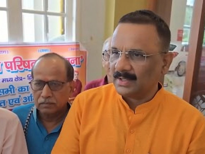वाराणसी में मांस-मछली की दुकानें शहर से बाहर शिफ्ट होंगी, 6 महीने में पूरा होगा काम : अशोक तिवारी