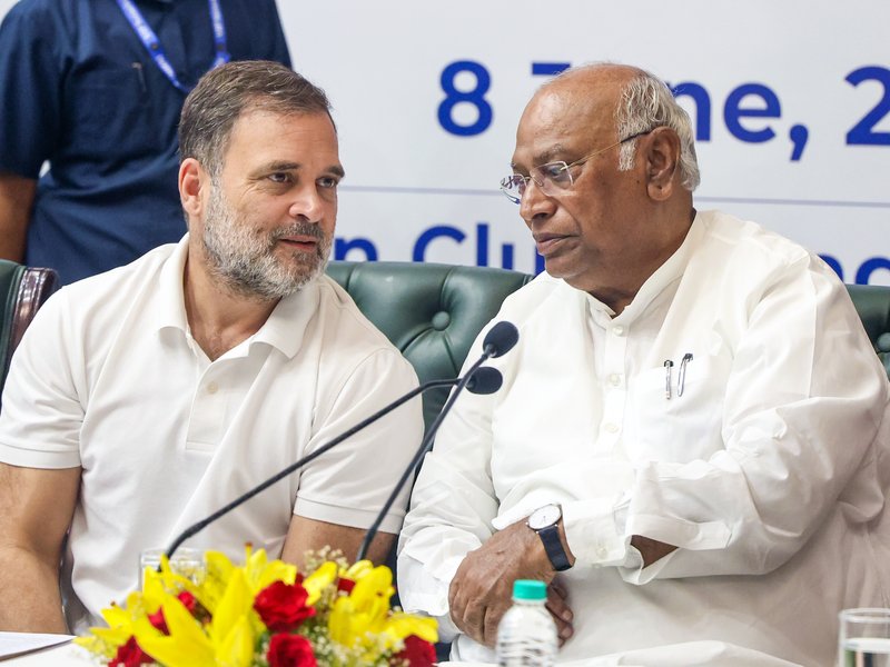 आर्थिक स्थिति, बेरोजगारी, महंगाई से जुड़े मुद्दों पर चर्चा को सर्वदलीय बैठक बुलाए सरकार : मल्लिकार्जुन खड़गे