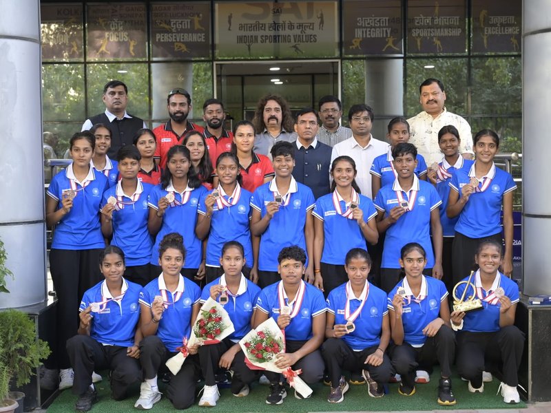 Minister of Youth Affairs & Sports, Dr Mansukh Mandaviya felicitates men's and women's teams for their stupendous performance at U-18 Hockey Asia Cup at the Sports Authority of India (SAI) Head Office in New Delhi on Monday Photo credit: SAI Media