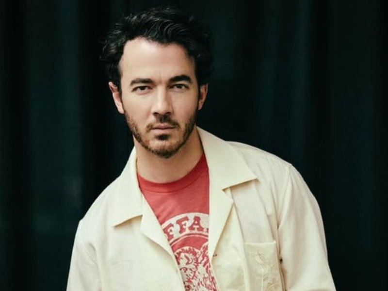Kevin Jonas reveals he threw up during Nick Jonas' 1st date with Priyanka Chopra