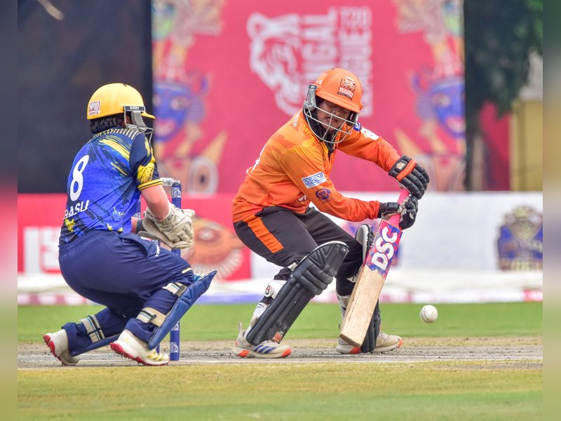 Jahanbi Raj Paswaan leads Murshidabad Kueens' charge, Medinipur Wizards cruise past Rarh Tigers in Women's Bengal T20 League at the JU Salt Lake Stadium in Kolkata on Tuesday. Photo credit: 
