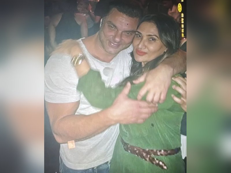 Salman Khan's family Sohail Khan, Arpita Khan mourn the loss of close friend Kumoud Raney