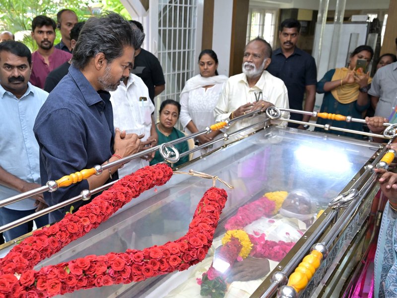 TN Chief Minister Vijay pays homage to legendary Tamil film director Bharathiraja (Photo Credit: CMOTamilNadu/X)