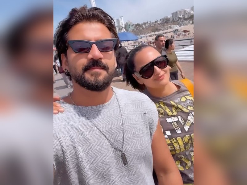 Sonakshi Sinha recreates Shah Rukh Khan’s iconic ‘pyaar dosti hai’ moment with Zaheer Iqbal