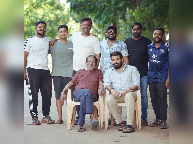 Mohanlal calls Bharathiraja, "a director who found poetry in soil, truth in silence, and soul in every frame" (Photo Credit: Tharun Moorthy/Instagram)