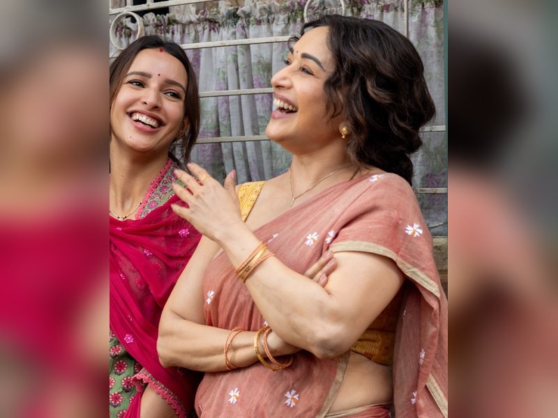 हंसते-हंसाते समाज का सच दिखाना ज्यादा असरदार, दिल और दिमाग तक आसानी से पहुंचता है – माधुरी दीक्षित 