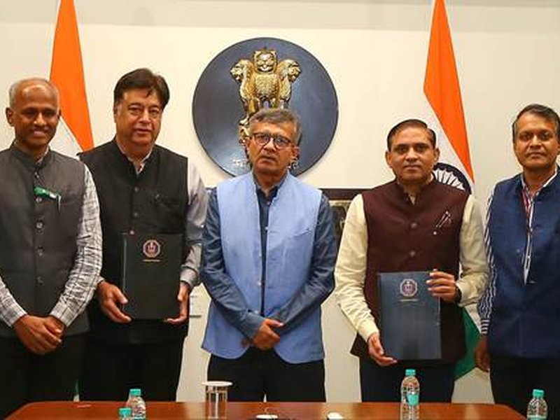 आत्मनिर्भर भारत को बड़ी मजबूती: रक्षा मंत्रालय ने भारतीय नौसेना के लिए 449 करोड़ रुपए के स्वदेशी जीएनएसएस जैमर खरीदने का किया करार