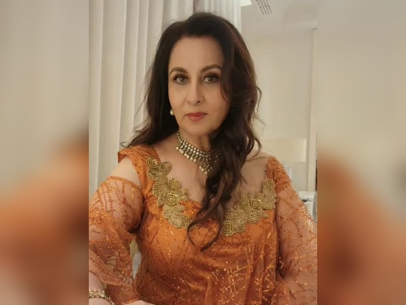 स्वस्थ जीवन का आधार, बढ़ती उम्र में फिट और एक्टिव रहने का मंत्र है योगासन: पूनम ढिल्लों