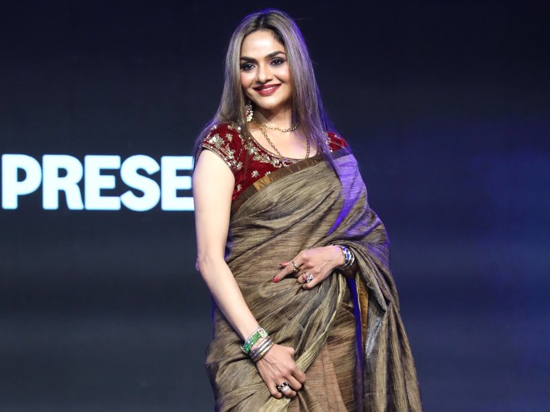 Madhoo reveals how her ‘Governor’ co-actor Manoj Bajpayee interviewed her back in the 90s