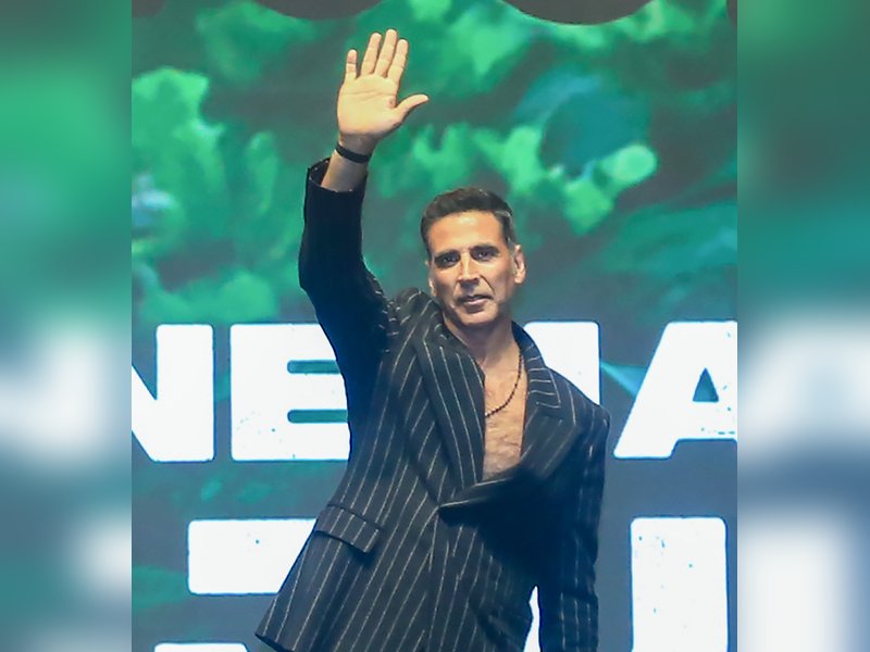 Akshay Kumar explains 'flop actor' remark in his upcoming film