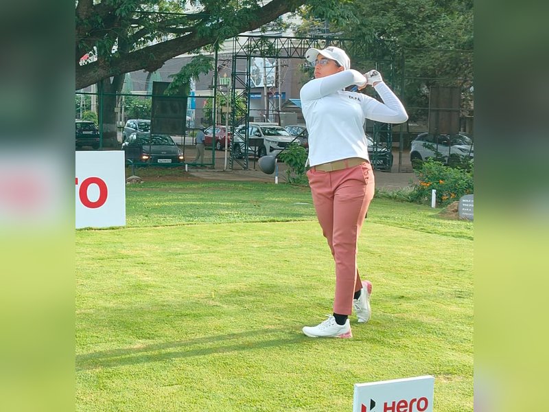 Teenaged Riya Jadon takes lead in 7th Leg of Women’s Pro Golf Tour at the Jayachamaraja Wadiyar Golf Club in Mysuru on Thursday. Photo credit: WPGI