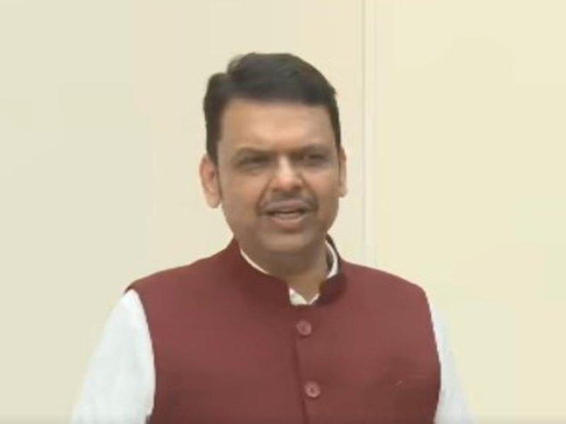 प्रणीत मोरे विवाद पर सीएम फडणवीस बोल, स्टैंड-अप कॉमेडी में सामाजिक मर्यादा का ध्यान रखना जरूरी 