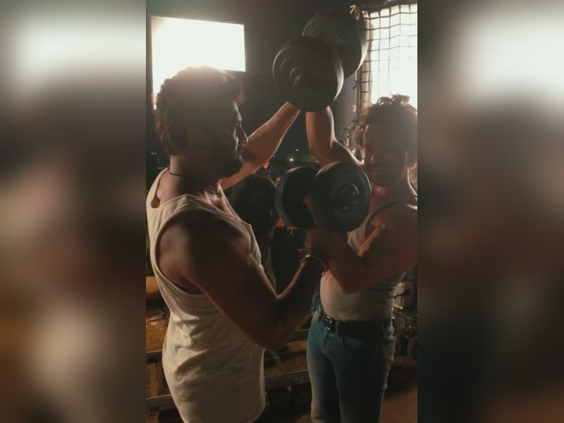 Aayush Sharma takes ‘sweetest co-actor’ Sharad Kelkar’s help for pumping up muscles 