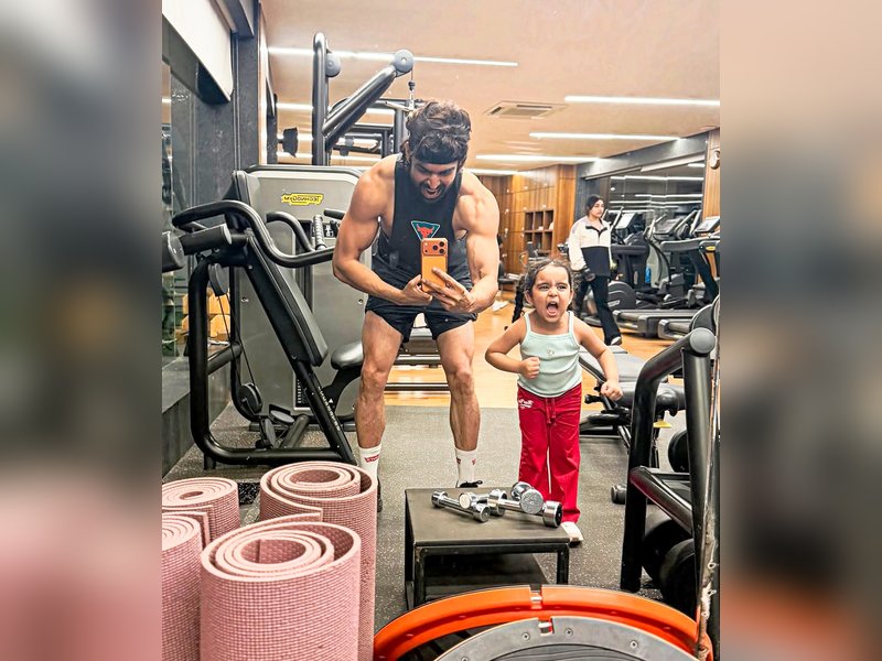 Gurmeet Choudhary shares adorable moment of daughter picking up gym lessons from him
